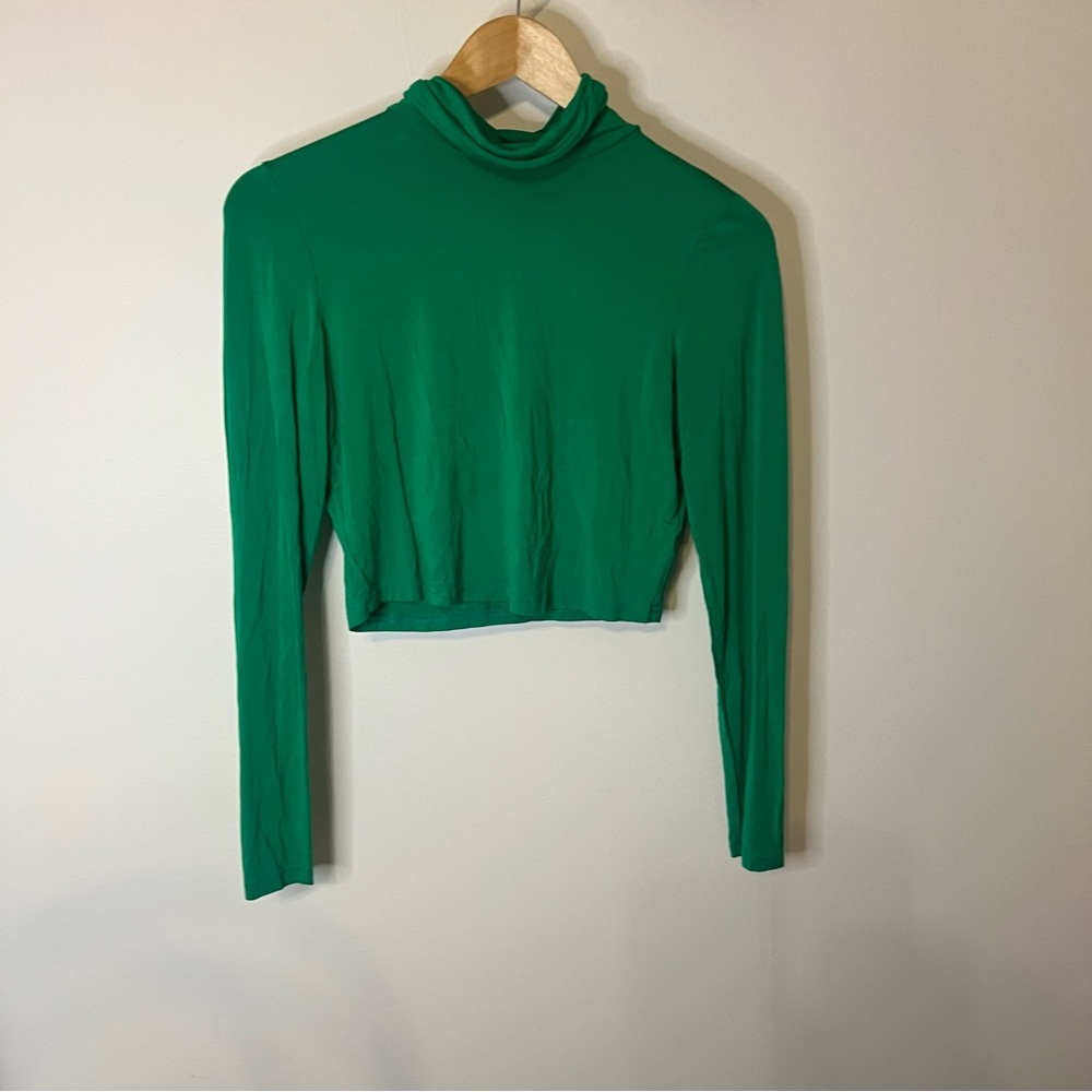 MSBASIC Green Cropped Mock Neck Long Sleeve Top Modal Size Large